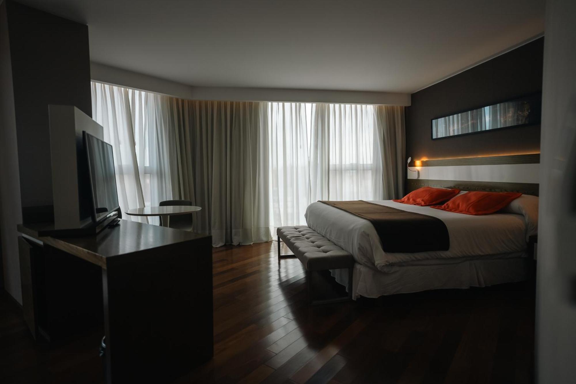 Yrigoyen 111 Hotel Кордова Экстерьер фото